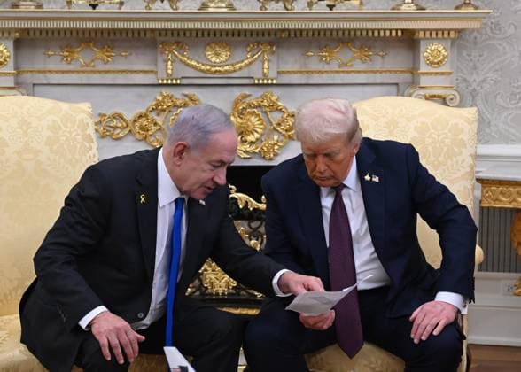 US President Trump meets with Israeli PM Netanyahu at White House WASHINGTON DC, UNITED STATES - SEPTEMBER 29: (----EDITORIAL USE ONLY – MANDATORY CREDIT - AVI OHAYON GPO HANDOUT - NO MARKETING NO ADVERTISING CAMPAIGNS - DISTRIBUTED AS A SERVICE TO CLIENTS----) Israeli Prime Minister Benjamin Netanyahu meet with US President Donald Trump at the White House in Washington DC, United States on September 29, 2025. Avi Ohayon (GPO) Handout Anadolu Washington DC United States. Editorial use only. Please get in touch for any other usage.  Copyright: x2025xAnadoluxAvixOhayonx(GPO)x Handoutx
