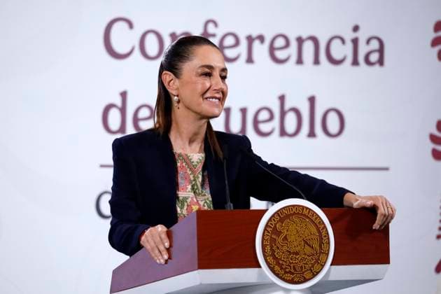 Mexican President Claudia Sheinbaum Pardo speaks during a news conference about the National Corn Day, highlighting its importance to the economy and nutrition of Mexicans, at the National Palace on September 29, 2025, in Mexico City, Mexico. Mexico City Mexico - ZUMAe321 20250929_zia_e321_001 Copyright: xLuisxBarronx