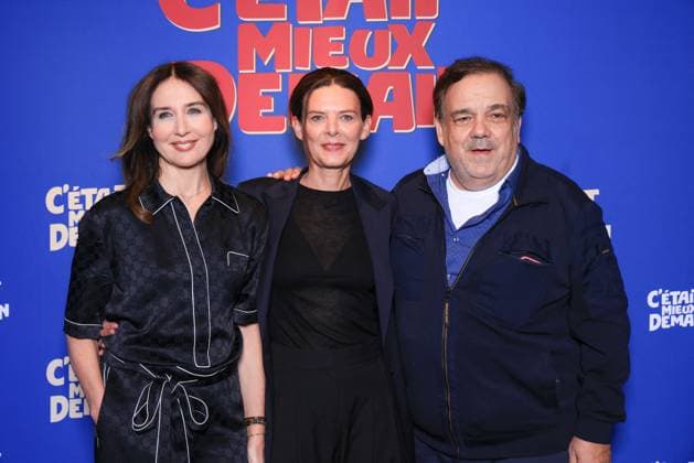 C Etait Mieux Demain Premiere - Paris Elsa Zylberstein, Director Vinciane Millereau and Didier Bourdon attend the photocall of the film premiere of C’Etait Mieux Demain held at the UGC Cine Cite Bercy in Paris, France on September 29, 2025. Photo by David Boyer ABACAPRESS.COM Paris France  Copyright: xBoyerxDavid ABACAx