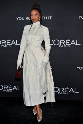 PFW L Oreal Photocall Flora Coquerel attending the photocall of L Oreal Fashion Show during Paris Fashion Week in Paris, France on September 29, 2025. Photo by Julien Reynaud APS-Medias ABACAPRESS.COM Paris France  Copyright: xReynaudxJulien APS-Medias ABACAx
