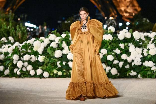 PFW Saint Laurent Runway A model walks the runway during the Saint Laurent Womenswear Spring Summer 2026 show as part of Paris Fashion Week in Paris, France on September 29, 2025. Photo by Aurore Marechal ABACAPRESS.COM Paris France  Copyright: xMarechalxAurore ABACAx