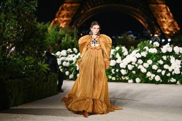 PFW Saint Laurent Runway A model walks the runway during the Saint Laurent Womenswear Spring Summer 2026 show as part of Paris Fashion Week in Paris, France on September 29, 2025. Photo by Aurore Marechal ABACAPRESS.COM Paris France  Copyright: xMarechalxAurore ABACAx