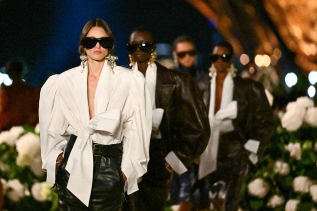 PFW Saint Laurent Runway Models walk the runway during the Saint Laurent Womenswear Spring Summer 2026 show as part of Paris Fashion Week in Paris, France on September 29, 2025. Photo by Aurore Marechal ABACAPRESS.COM Paris France  Copyright: xMarechalxAurore ABACAx