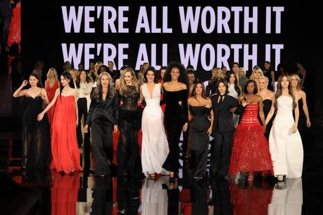 PFW - Le Défilé. Liberté, Egalité, Sororité You re Worth It L Oréal Paris Runway Rebecca Patricia Armstrong, Ye Zhou, Andie MacDowell, Cara Delevingne, Kendall Jenner, Cindy Bruna, Eva Longoria, Ariana Greenblat, Aja Naomi King and Nycha Philippine Leroy-Beaulieu walks the runway during Le Défilé. Liberté, Egalité, Sororité You re Worth It L Oréal Paris show as part of Paris Fashion Week in Paris, France on September 29, 2025. Photo by Jerome Domine ABACAPRESS.COM  Copyright: xDominexJerome ABACAx