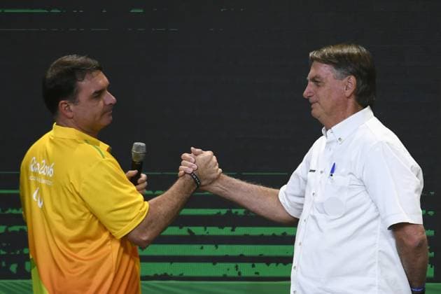 Launch event of Jair Bolsonaro s pre-candidacy BRASILIA, BRAZIL - MARCH 27: Brazil s Senator Flavio Bolsonaro (R) greets Brazil s President, Jair Bolsonaro, attend an event with members of his Liberal Party or PL and with supporters during the Vou com ele campaign, in Brasilia, Brazil, 27 March 2022. Bolsonaro, who is running for reelection, participates in the party s event to present his candidacy for the next presidential elections scheduled for October 2022. Brazil World. Editorial use only. Please get in touch for any other usage.  Copyright: x2025xAnadoluxMateusxBonomix
