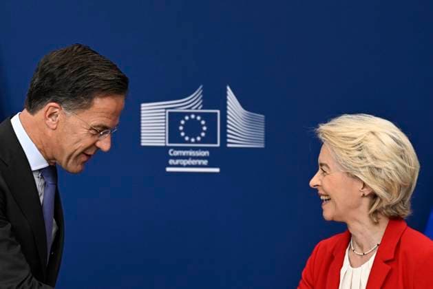 September 30, 2025: Mark Rutte , NATO Secretary General (L) and Ursula Von der Leyen , the president of the European Commission deliver statements at the European Commission in Brussels, Tuesday, 30.09.2025. Their remarks focus on security cooperation, including anti-drone initiatives, and continued support for Ukraine amid the ongoing war. - ZUMAw80_ 20250930_faf_w80_001 Copyright: xWiktorxDabkowskix