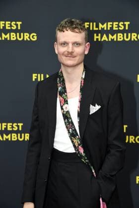 Johannes Hegemann bei der Premiere OLIVIA im Rahmen des Filmfest Hamburg in Hamburg am 29.09.2025