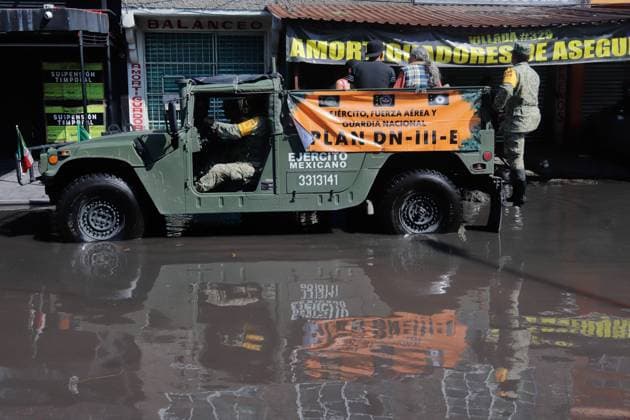 Flooding In Eastern Mexico City Due To Heavy Rains Members of the Mexican Army, as part of Plan DN-III-E, help the population evacuate neighborhoods flooded by heavy torrential rains that affected Ciudad Nezahualcoyotl at east of Mexico City, on September 29, 2025, in Mexico City, Mexico. Mexico City CDMX Mexico Copyright: xCarlosxSantiagox