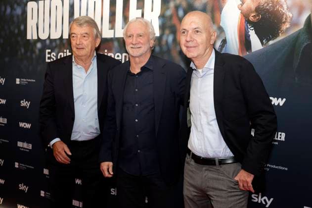 Wolfgang Niersbach, Rudi Völler und Bernd Neuendorf bei der Premiere des Sky Dokumentarfilms Rudi Völler - Es gibt nur einen im Gibson Club. Frankfurt am Main, 29.09.2025