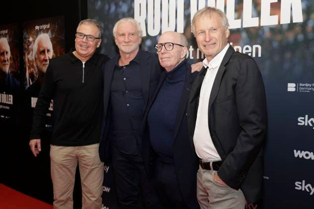 Andreas Rettig, Rudi Völler, Reiner Calmund und Michael Reschke bei der Premiere des Sky Dokumentarfilms Rudi Völler - Es gibt nur einen im Gibson Club. Frankfurt am Main, 29.09.2025
