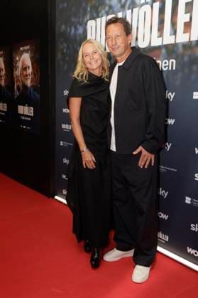 Heike Schmidt und Roger Schmidt bei der Premiere des Sky Dokumentarfilms Rudi Völler - Es gibt nur einen im Gibson Club. Frankfurt am Main, 29.09.2025