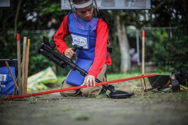 International Day for Mine Awareness and Assistance in Mine Action BOGOTA, COLOMBIA - APRIL 01: A member of the Halo Trust during a demonstration exercises of the detecting of landmines in Bogota, Colombia on April 01, 2022. On 8 December 2005, the UN General Assembly declared that 4 April of each year shall be observed as the International Day for Mine Awareness and Assistance in Mine Action. In Colombia More than 9.000 members of the Armed Forces and National Police with disabilities and landmines victims benefit The Inclusive Rehabilitation Center. Colombia has the world s second-highest fatality rate from land mines, after Afghanistan. Colombia World. Editorial use only. Please get in touch for any other usage.  Copyright: x2025xAnadoluxJuanchoxTorresx