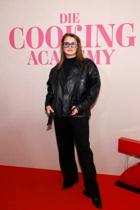 Schauspielerin Julia Wiedemann bei der Premiere der neuen Daily-Serie Die Cooking Academy im Turistarama. Köln, 29.09.2025 NRW Deutschland Copyright: xChristophxHardtx