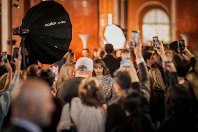 PFW - Louis Vuitton Front Row Lisa Manobal at the Louis Vuitton fashion show as part of Spring Summer 2026 Paris Fashion Week held at The Louvre on September 30, 2025 in Paris, France. Photo by Eliot Blondet ABACAPRESS.COM Paris France  Copyright: xBlondetxEliot ABACAx