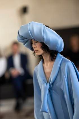 PFW - Louis Vuitton Runway A model presents a creation by Louis Vuitton for the Women Ready-to-wear Spring-Summer 2026 collection as part of the Paris Fashion Week, in Paris on September 30, 2025.Photo by Eliot Blondet ABACAPRESS.COM Paris France France  Copyright: xBlondetxEliot ABACAx