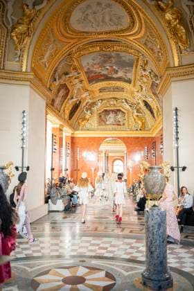 PFW - Louis Vuitton Runway A model presents a creation by Louis Vuitton for the Women Ready-to-wear Spring-Summer 2026 collection as part of the Paris Fashion Week, in Paris on September 30, 2025.Photo by Eliot Blondet ABACAPRESS.COM Paris France France  Copyright: xBlondetxEliot ABACAx
