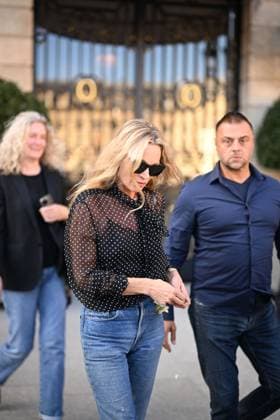 Kate Moss leaves the Ritz Paris Hotel on the sidelines of Paris Fashion Week PFW , in Paris, France, on September 30, 2025 Da Silva Perusseau Bestimage Kate Moss leaves the Ritz Paris Hotel on the sidelines of Paris Fashion Week PFW , in Paris, France, on September 30, 2025 Paris France  Copyright: xTizianoxDaxSilvax-xPierrexPerusseaux xBestimagexTizianoxDaxSilvax-xPierrexPerusseaux xBestimagex
