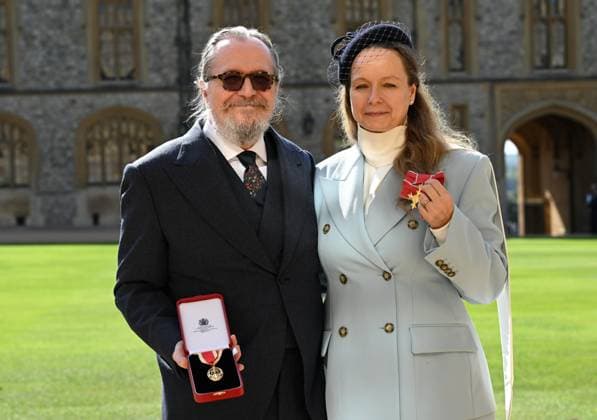 . 30 09 2025. Windsor, United Kingdom. Actors Sir Gary Oldman with his Knighthood and Samantha Morton with her OBE after an Investiture at Windsor Castle, United Kingdom.  xPoolx xi-Imagesx IIM-26263-0011