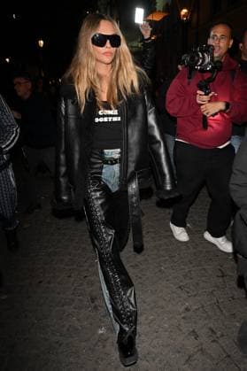 PFW Stella McCartney Outside Arrivals Cara Delevingne arriving at Stella McCartney Show during Paris Fashion Week in Paris, France on September 30, 2025. Photo by Julien Reynaud APS-Medias ABACAPRESS.COM Paris France  Copyright: xReynaudxJulien APS-Medias ABACAx