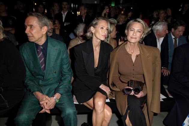 Jeff Koons, Dylan Penn and Robin Wright - Front Raw of the Stella McCartney Fashion Show, Spring Summer 2026 Collection as part of Paris Fashion Week, France, September 30th, 2025 Olivier Borde Bestimage Front Row of the Stella McCartney Fashion Show, Spring Summer 2026 Collection as part of Paris Fashion Week, France, September 30th, 2025 Paris France  Copyright: xOLIVIERxBORDEx xBESTIMAGExOLIVIERxBORDEx xBESTIMAGEx