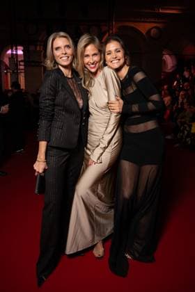 Sylvie Tellier, Ophélie Meunier, Carole Juge Llewellyn Front row of the Etam Live Show 2025 J ETAM fashion show at the Palais Brongniart in Paris on September 30, 2025 Veeren Perusseau Bestimage Front row of the Etam Live Show 2025 J ETAM fashion show at the Palais Brongniart in Paris on September 30, 2025  Copyright: xVeeren-Perusseau BestimagexVeeren-Perusseau Bestimagex