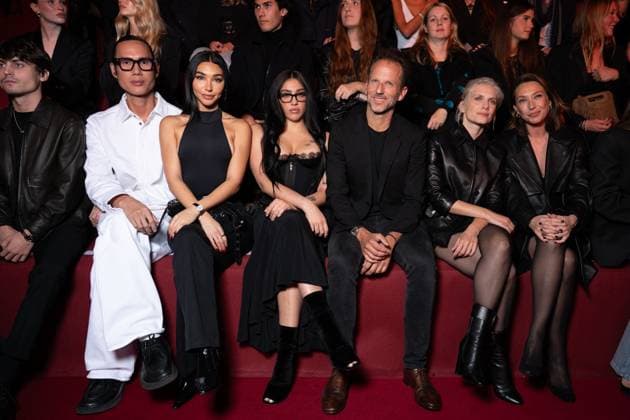 Patrick Ta, Chantel Jeffries, Lourdes Leon, Laurent Milchior, Pdg de Etam, Mélanie Laurent, Laura Smet Front row of the Etam Live Show 2025 J ETAM at the Palais Brongniart in Paris on September 30, 2025 Veeren Perusseau Bestimage Front row of the Etam Live Show 2025 J ETAM fashion show at the Palais Brongniart in Paris on September 30, 2025 Paris France  Copyright: xVeeren-Perusseau BestimagexVeeren-Perusseau Bestimagex
