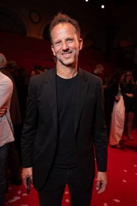 Laurent Milchior, CEO of Etam Front row of the Etam Live Show 2025 J ETAM at the Palais Brongniart in Paris on September 30, 2025 Veeren Perusseau Bestimage Front row of the Etam Live Show 2025 J ETAM fashion show at the Palais Brongniart in Paris on September 30, 2025 Paris France  Copyright: xVeeren-Perusseau BestimagexVeeren-Perusseau Bestimagex
