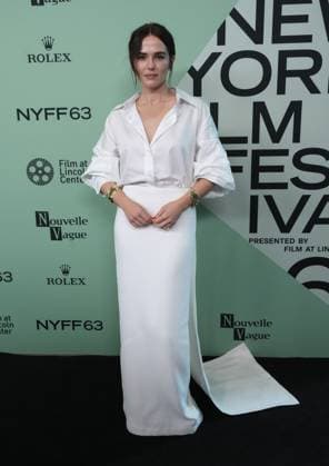 September 30, 2025, New York, New York, USA: ZOEY DEUTCH attends the 63rd New York Film Festival Opening Night Red Carpet Premiere of Ã¢â‚¬ËœNouvelle VagueÃ¢â‚¬â ¢.Alice Tully Hall, Lincoln Center, NYC .September 30, 2025. New York USA - ZUMAms4_ 20250930_faf_ms4_011 Copyright: xSoniaxMoskowitzxGordonx