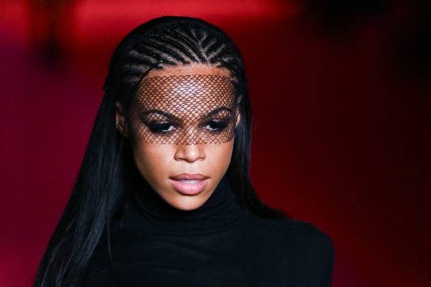 PFW Etam Runway A model walks the runway during the Etam Womenswear Spring Summer 2026 show as part of Paris Fashion Week in Paris, France on September 30, 2025. Photo by Aurore Marechal ABACAPRESS.COM Paris France  Copyright: xMarechalxAurore ABACAx