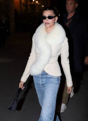 Hailey Bieber arrives at the Crillon Hotel during Paris Fashion Week Paris France  Copyright: xYoannxOuahcenex xBestimagexYoannxOuahcenex xBestimagex