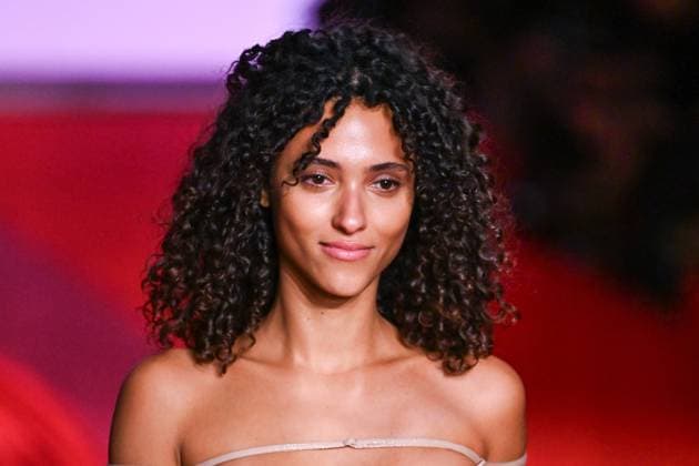 PFW Etam Runway A model walks the runway during the Etam Womenswear Spring Summer 2026 show as part of Paris Fashion Week in Paris, France on September 30, 2025. Photo by Aurore Marechal ABACAPRESS.COM Paris France  Copyright: xMarechalxAurore ABACAx