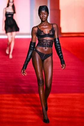PFW Etam Runway A model walks the runway during the Etam Womenswear Spring Summer 2026 show as part of Paris Fashion Week in Paris, France on September 30, 2025. Photo by Aurore Marechal ABACAPRESS.COM Paris France  Copyright: xMarechalxAurore ABACAx