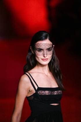 PFW Etam Runway A model walks the runway during the Etam Womenswear Spring Summer 2026 show as part of Paris Fashion Week in Paris, France on September 30, 2025. Photo by Aurore Marechal ABACAPRESS.COM Paris France  Copyright: xMarechalxAurore ABACAx
