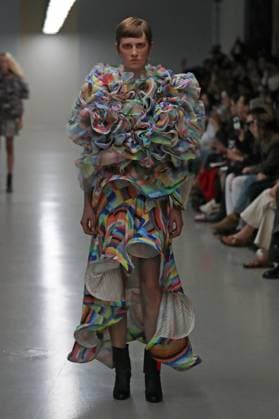 PFW - Anrealage Runway A model walks the runway during the Anrealage Womenswear Spring Summer 2026 show at Palais de Tokyo as part of Paris Fashion Week on September 30, 2025 in Paris, France. Photo by Alain-gil Gonzalze ABACAPRESS.COM Paris France  Copyright: xGonzalezxAlain-Gil ABACAx