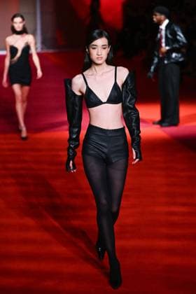 PFW Etam Runway A model walks the runway during the Etam Womenswear Spring Summer 2026 show as part of Paris Fashion Week in Paris, France on September 30, 2025. Photo by Aurore Marechal ABACAPRESS.COM Paris France  Copyright: xMarechalxAurore ABACAx
