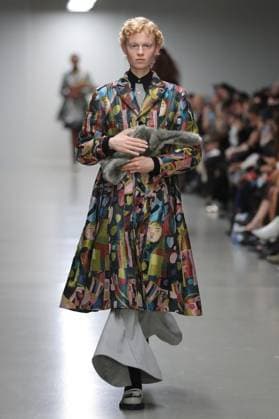 PFW - Anrealage Runway A model walks the runway during the Anrealage Womenswear Spring Summer 2026 show at Palais de Tokyo as part of Paris Fashion Week on September 30, 2025 in Paris, France. Photo by Alain-gil Gonzalze ABACAPRESS.COM Paris France  Copyright: xGonzalezxAlain-Gil ABACAx