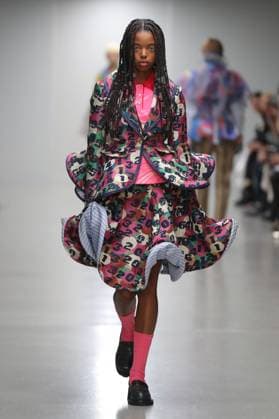 PFW - Anrealage Runway A model walks the runway during the Anrealage Womenswear Spring Summer 2026 show at Palais de Tokyo as part of Paris Fashion Week on September 30, 2025 in Paris, France. Photo by Alain-gil Gonzalze ABACAPRESS.COM Paris France  Copyright: xGonzalezxAlain-Gil ABACAx