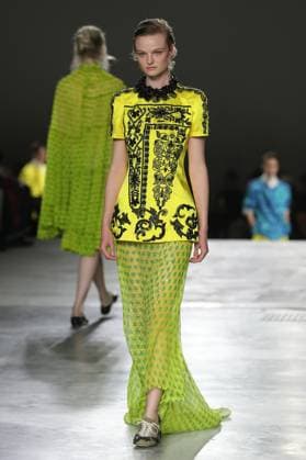PFW - Dries Van Noten Runway A model walks the runway during the Dries Van Noten Ready to Wear Spring Summer 2026 fashion show as part of the Paris Fashion Week on September 30, 2025 in Paris, France. Photo by Alain-Gil Gonzalze ABACAPRESS.COM Paris France  Copyright: xGonzalezxAlain-Gil ABACAx