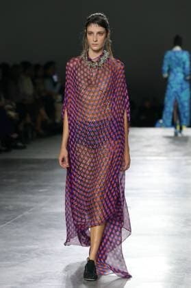 PFW - Dries Van Noten Runway A model walks the runway during the Dries Van Noten Ready to Wear Spring Summer 2026 fashion show as part of the Paris Fashion Week on September 30, 2025 in Paris, France. Photo by Alain-Gil Gonzalze ABACAPRESS.COM Paris France  Copyright: xGonzalezxAlain-Gil ABACAx