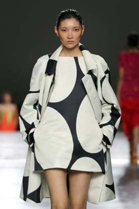 PFW - Dries Van Noten Runway A model walks the runway during the Dries Van Noten Ready to Wear Spring Summer 2026 fashion show as part of the Paris Fashion Week on September 30, 2025 in Paris, France. Photo by Alain-Gil Gonzalze ABACAPRESS.COM Paris France  Copyright: xGonzalezxAlain-Gil ABACAx