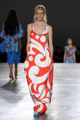 PFW - Dries Van Noten Runway A model walks the runway during the Dries Van Noten Ready to Wear Spring Summer 2026 fashion show as part of the Paris Fashion Week on September 30, 2025 in Paris, France. Photo by Alain-Gil Gonzalze ABACAPRESS.COM Paris France  Copyright: xGonzalezxAlain-Gil ABACAx