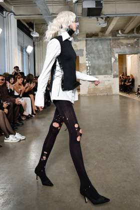 PFW - Pressiat Runway A model walks the runway during the Pressiat Womenswear Spring Summer 2026 show as part of Paris Fashion Week on September 30, 2025 in Paris, France. Photo by Jana Call me J ABACAPRESS.COM Paris Ile de France France  Copyright: xJanaxCallxmexJ ABACAx