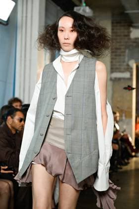 PFW - Pressiat Runway A model walks the runway during the Pressiat Womenswear Spring Summer 2026 show as part of Paris Fashion Week on September 30, 2025 in Paris, France. Photo by Jana Call me J ABACAPRESS.COM Paris Ile de France France  Copyright: xJanaxCallxmexJ ABACAx