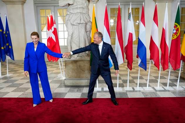 Denmark EU summit Denmark s Prime Minister Mette Frederiksen welcomes Poland s Prime Minister Donal Tusk to an informal summit in the Danish parliament at Christiansborg Castle in Copenhagen on Wednesday, October 1, 2025. Denmark is hosting an informal summit for the EU s heads of state and government at Christiansborg on Wednesday and Thursday. The President of the European Council, the President of the EU Commission, the EU s foreign affairs chief, the President of the European Parliament, and heads of state and government from the 27 EU countries will participate. The Ukrainian president will join via video link. (Photo: Liselotte Sabroe Scanpix 2025) , Copenhagen Denmark *** Denmark EU summit Denmark s Prime Minister Mette Frederiksen  Copyright: MadsxClausxRasmussenx spdk20251001-122956-L