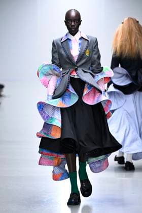 Défilé Anrealage Collection Femme Prêt à Porter Printemps Eté 2026 lors de la Fashion Week de Paris, le 30 septembre 2025 Anrealage Fashion Show Women Ready to Wear Spring Summer 2026 Collection , during Paris Fashion Week September 30th, 2025 Paris France  Copyright: xAgencex xBestimagexAgencex xBestimagex