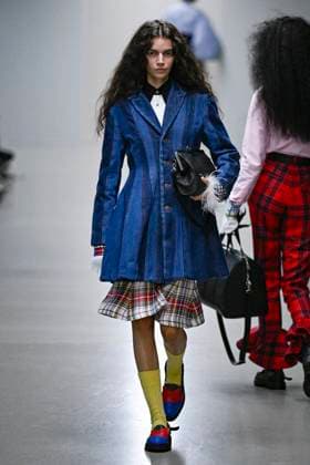 Défilé Anrealage Collection Femme Prêt à Porter Printemps Eté 2026 lors de la Fashion Week de Paris, le 30 septembre 2025 Anrealage Fashion Show Women Ready to Wear Spring Summer 2026 Collection , during Paris Fashion Week September 30th, 2025 Paris France  Copyright: xAgencex xBestimagexAgencex xBestimagex
