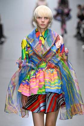 Défilé Anrealage Collection Femme Prêt à Porter Printemps Eté 2026 lors de la Fashion Week de Paris, le 30 septembre 2025 Anrealage Fashion Show Women Ready to Wear Spring Summer 2026 Collection , during Paris Fashion Week September 30th, 2025 Paris France  Copyright: xAgencex xBestimagexAgencex xBestimagex