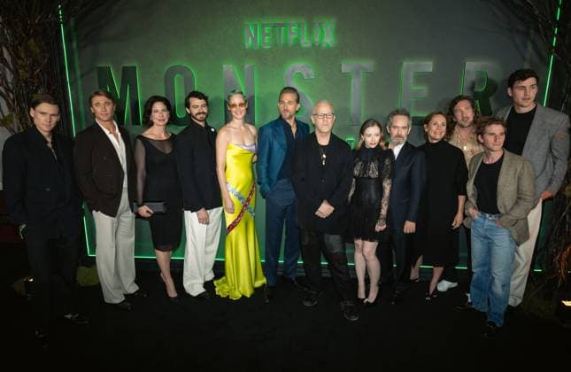 September 30, 2025, New York, Ny, United States: Hudson Oz, Tyler Jacob Moore, Robin Weigert, Joey Pollari, Vicky Krieps, Bela Bajaria, Charlie Hunnam, Ryan Murphy, Suzanna Son, Tom Hollander, Laurie Metcalf, Ian Brennan, Max Winkler and Charlie Hall attend the World Premiere of NETFLIX Monster: The Ed Gein Story . Held at The Plaza Hotel in New York. Dinara Khairova Zuma Presss. September 30, 2025. New York United States - ZUMAp281 20250930_zea_p281_043 Copyright: xPhotoxImagexPressx