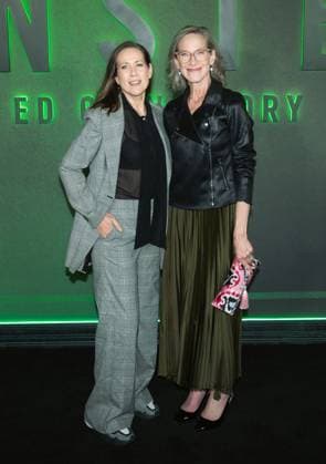 September 30, 2025, New York, Ny, United States: Miriam Shor and Molly Shor attend the World Premiere of NETFLIX Monster: The Ed Gein Story . Held at The Plaza Hotel in New York. Dinara Khairova Zuma Presss. September 30, 2025. New York United States - ZUMAp281 20250930_zea_p281_041 Copyright: xPhotoxImagexPressx