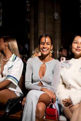 Narah Baptista au Front Row au défilé Casablanca Collection Femme Prêt à Porter Printemps Eté 2026 lors de la Fashion Week de Paris PFW , au 23 avenue georges V, à Paris, France, le 1er octobre 2025 Pierre Perusseau Bestimage Front Row Casablanca Womenswear Spring Summer 2026 show as part of Paris Fashion Week on October 01, 2025 in Paris, France Paris France  Copyright: xTizianoxDaxSilvax-xPierrexPerusseaux xBestimagexTizianoxDaxSilvax-xPierrexPerusseaux xBestimagex